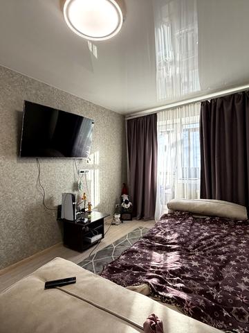 Валерія Лобановського просп. (Червонозоряний), 35