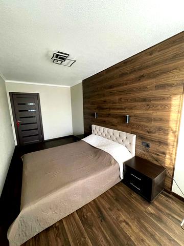 Володимира Івасюка просп. (Героїв Сталінграду), 9