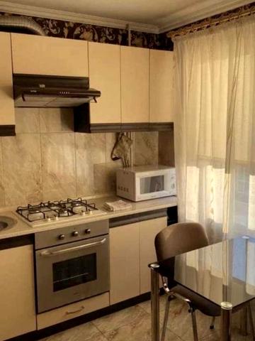 Чеська вул., 4