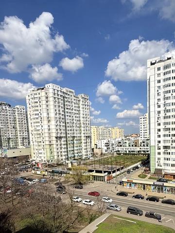 Владислава Бувалкіна вул. (Бочарова Генерала), 73