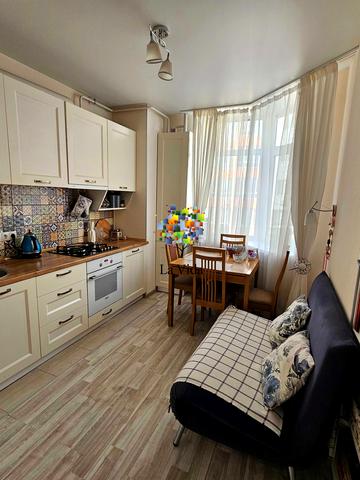 Львівська вул., 17