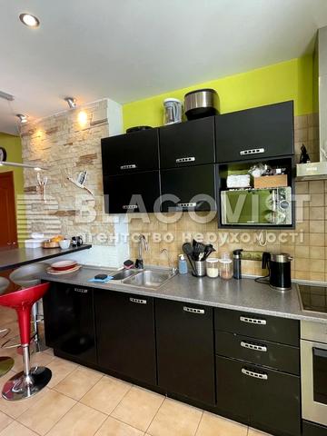 Олександра Кошиця вул., 9-Б