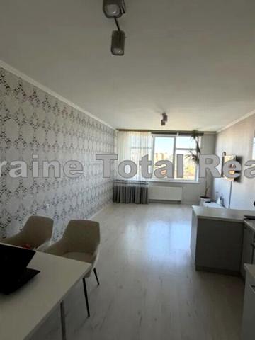 Володимира Наумовича вул. (Антонова-Овсієнка), 6