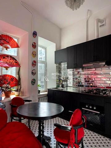 Олеся Гончара вул., 8