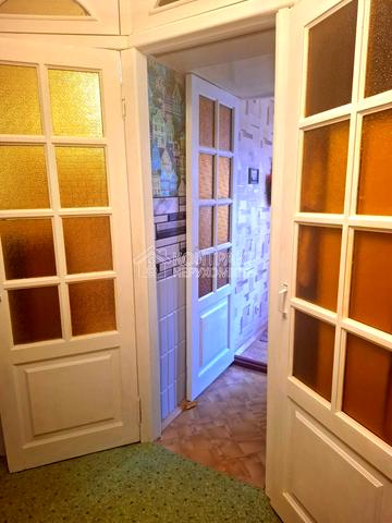 Науки просп. (Леніна), 64