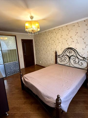 Червоної Калини просп. (Володимира Маяковського), 68