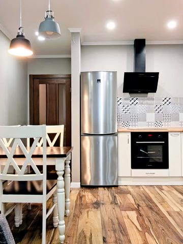 Олександрівська вул., 1