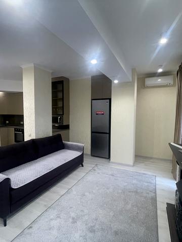 Нижній Вал вул., (Будинок 1)