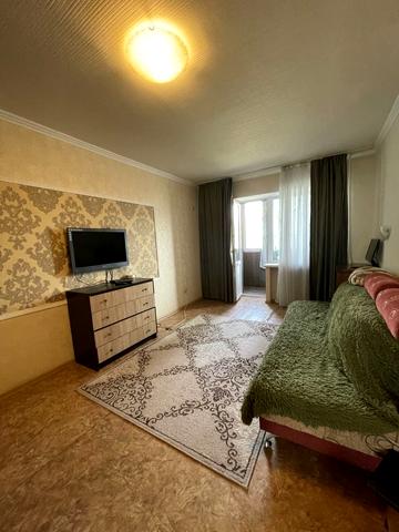 Олександра Поля просп. (Кірова), 84