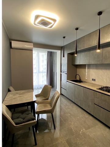 Сімейна вул., (Будинок 9)