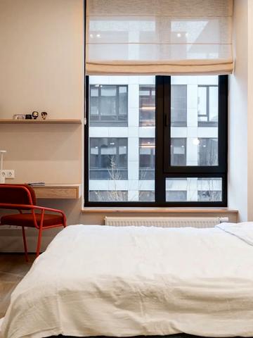 Ґарета Джонса вул. (Сімї Хохлових), 12