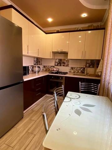 Львівська вул., (Будинок)