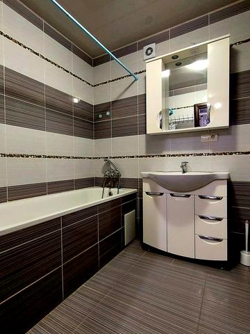 Київська вул., 164