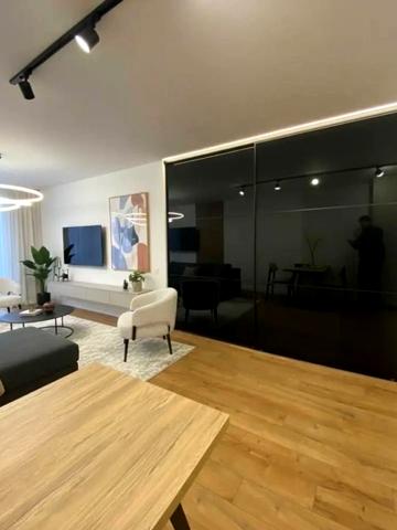 Володимира Великого вул. (Артема), 10-Б