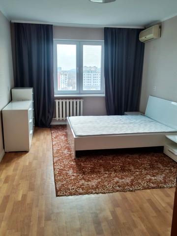 Червоної Калини просп. (Володимира Маяковського), 1-В