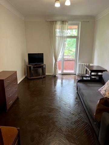 Олександрівський просп. (Косіора), 4