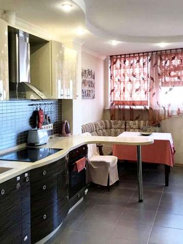 Смілянська вул., 15