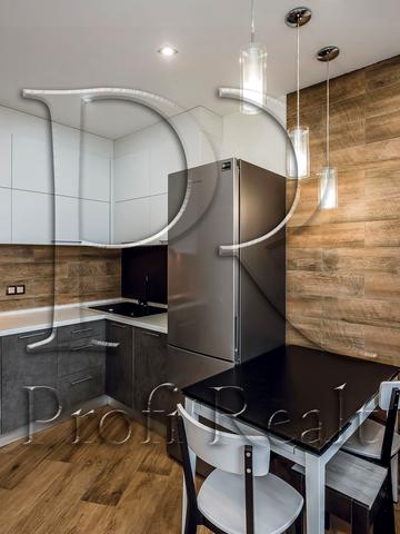 Набережно-Корчуватська вул., 27