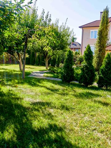 Богатирська вул., 30б