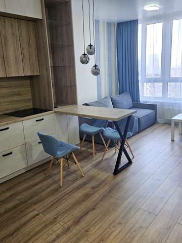 Каховська вул., 56