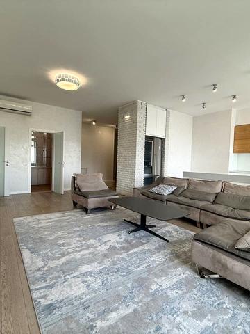 Андрія Верхогляда вул. (Михайла Драгомирова), 9