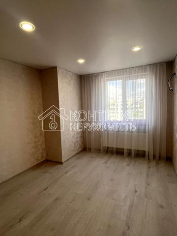 Миру вул., 53