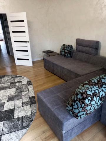 Івана Величковського вул., 70а