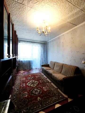 Дніпробудівська вул., 11