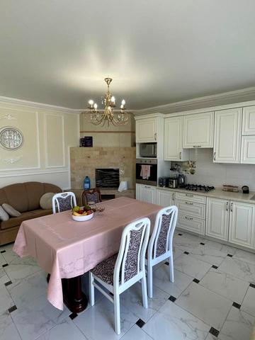 Берегова вул., 25