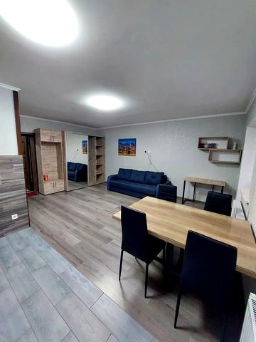 Зодчих вул., 30