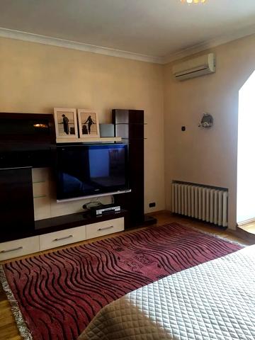 Антоновича вул. (Горького), 25