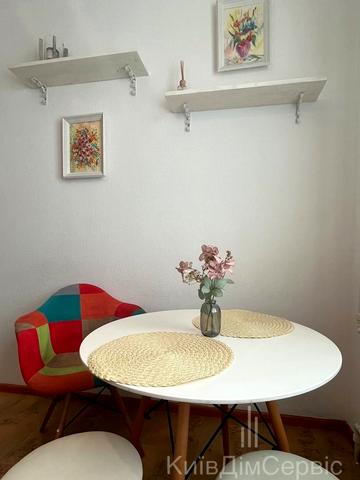 Урлівська вул., 3-Б