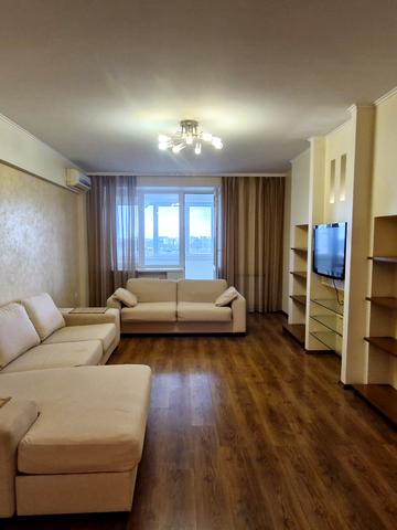 Тополина вул., 26