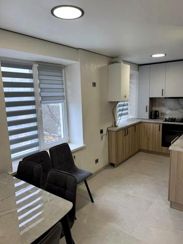 Степана Бандери вул., 69