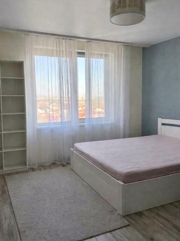 Полковника Гуляєва просп. (Маршала Жукова), 111