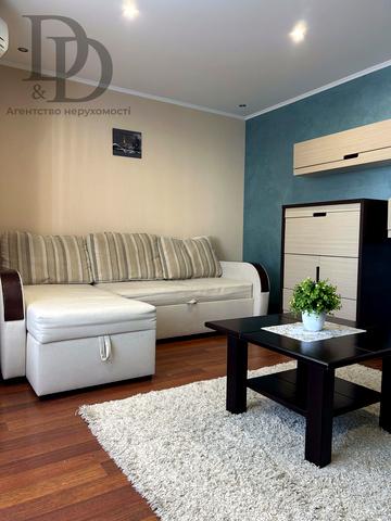 Теплична вул., 38