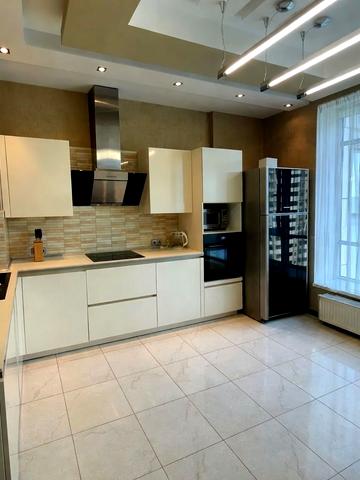 Андрія Верхогляда вул. (Михайла Драгомирова), 12