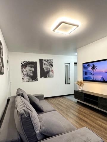 Південний бульв., 30