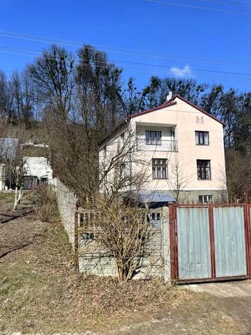 Митрополита Василя Липківського вул., 9