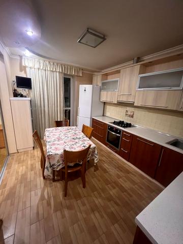 Зарічанська вул., 46