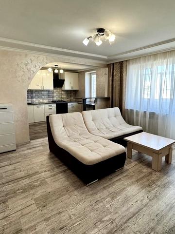 Данила Галицького вул. (40-річчя Перемоги), 16