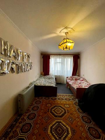Чорновола вул., 98