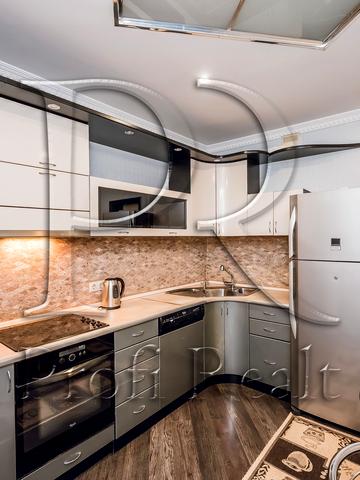 Академіка Єфремова вул. (Командарма Уборевича), 19-А