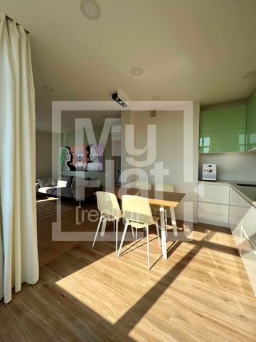 Європейського Союзу просп. (Правди), 45-Б