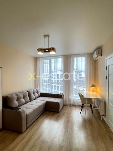 Героїв Майдану вул., 5