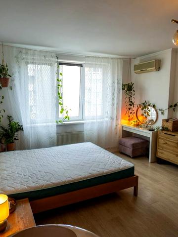 Раїси Окіпної вул., 8