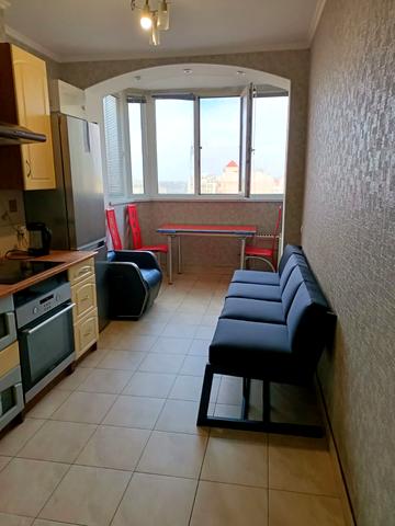 Дюківська вул., 8