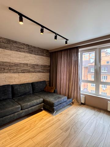 Літературна вул. (Чехова), 11