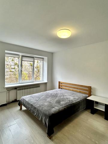 Івана Пулюя вул., 6