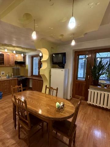 Широка вул., 66